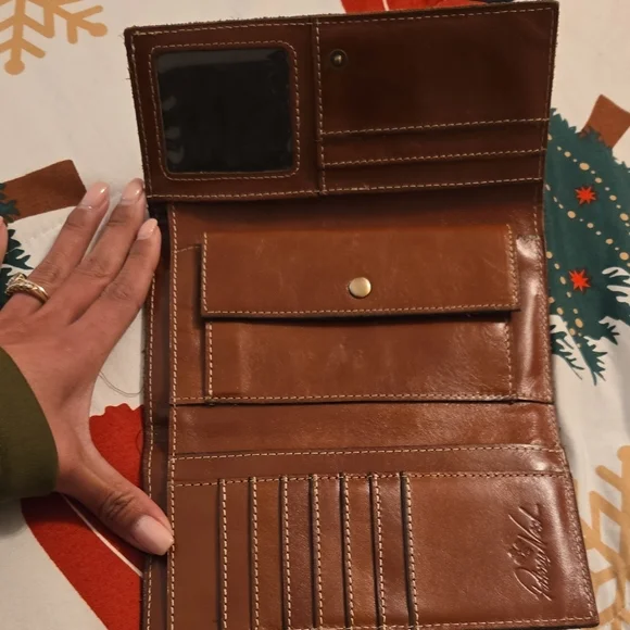 Patricia Nash Tan Leather Women's Wallet - Picture 4 of 6